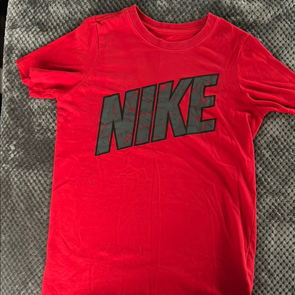 Nike boys t shirt